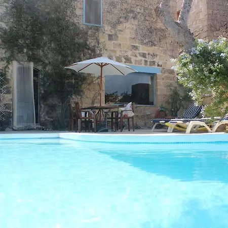 Bebbux Villa *